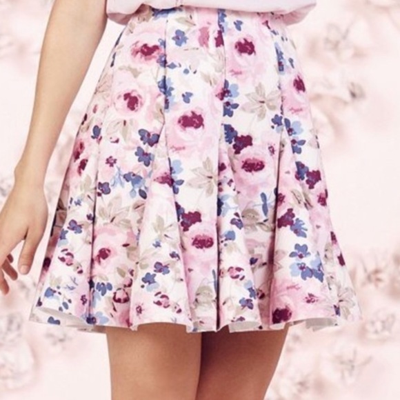 LC Lauren Conrad Dresses & Skirts - LC Lauren Conrad Runway Floral Scuba Skirt